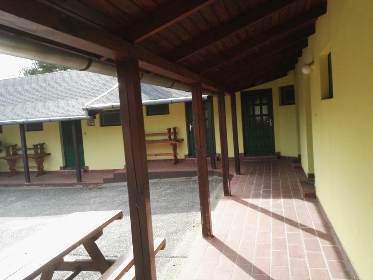 Vadasa Motel Es Etterem Hegyhátszentjakab Exteriér fotografie